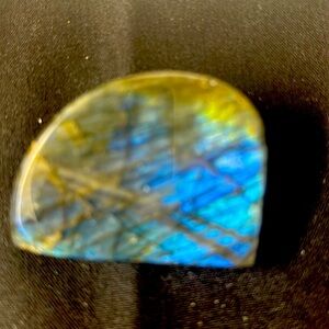 Self standing labradorite Freeform very flashy